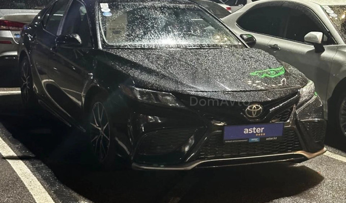 Toyota Camry 2021 года