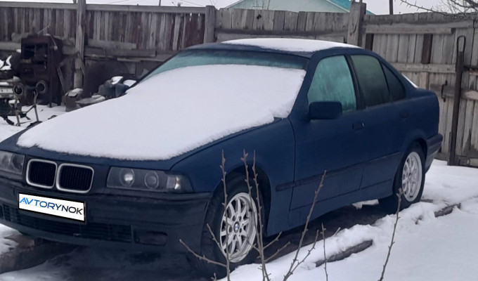 BMW 3 серия 1993 года