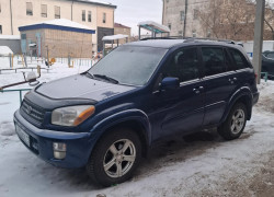Toyota RAV4 2003 года