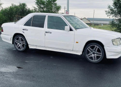 Mercedes-Benz E-Класс 1993 года