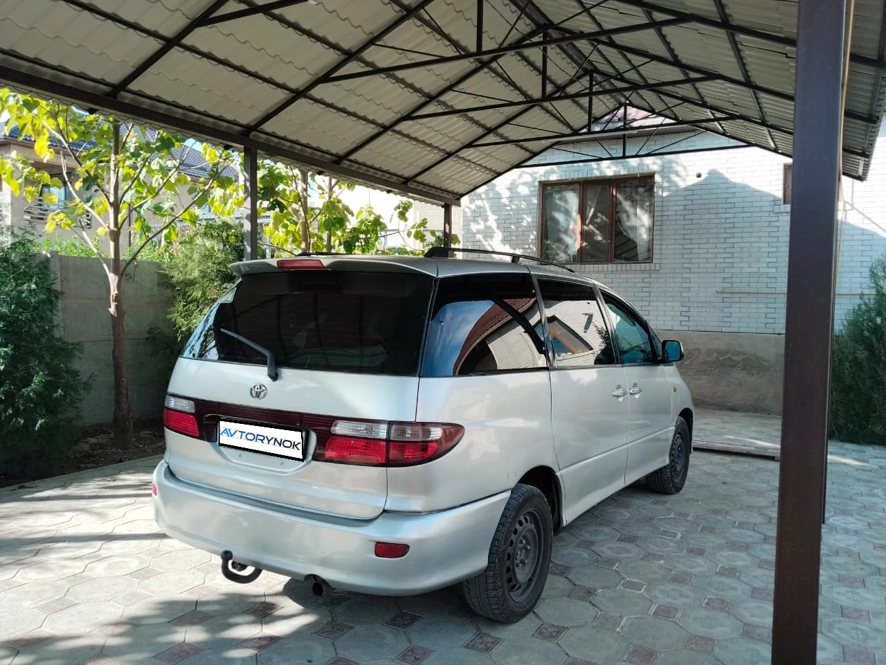 Toyota Previa, 2001