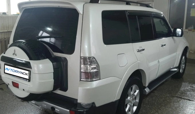 Mitsubishi Pajero 2009 года