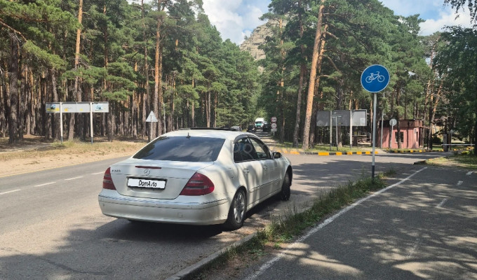 Mercedes-Benz E-Класс 2004 года