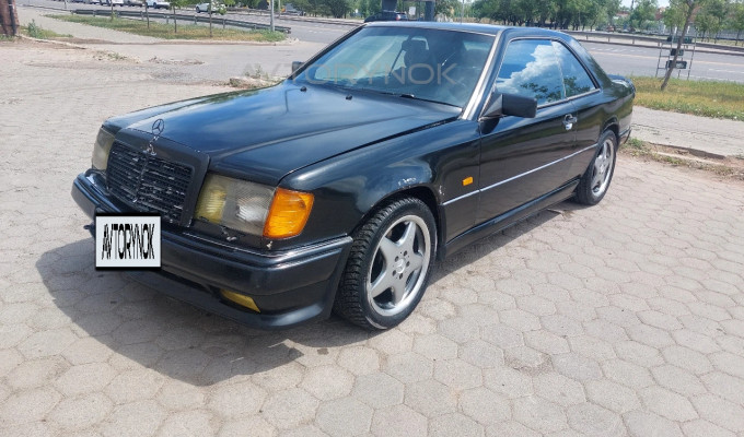 Mercedes-Benz E-Класс 1990 года