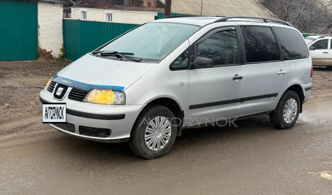 SEAT Alhambra 2001 года
