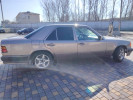 Mercedes-Benz E-Класс 1993 года