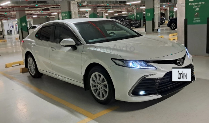Toyota Camry 2022 года