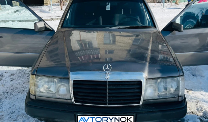 Mercedes-Benz E-Класс 1990 года