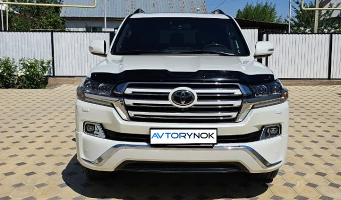 Toyota Land Cruiser 2017 года