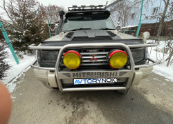 Mitsubishi Pajero 1993 года