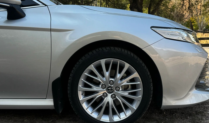 Toyota Camry 2019 года