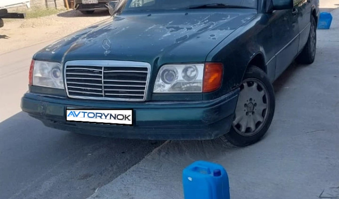 Mercedes-Benz E-Класс 1995 года