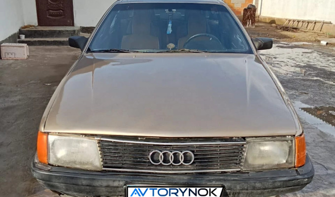 Audi 100 1985 года