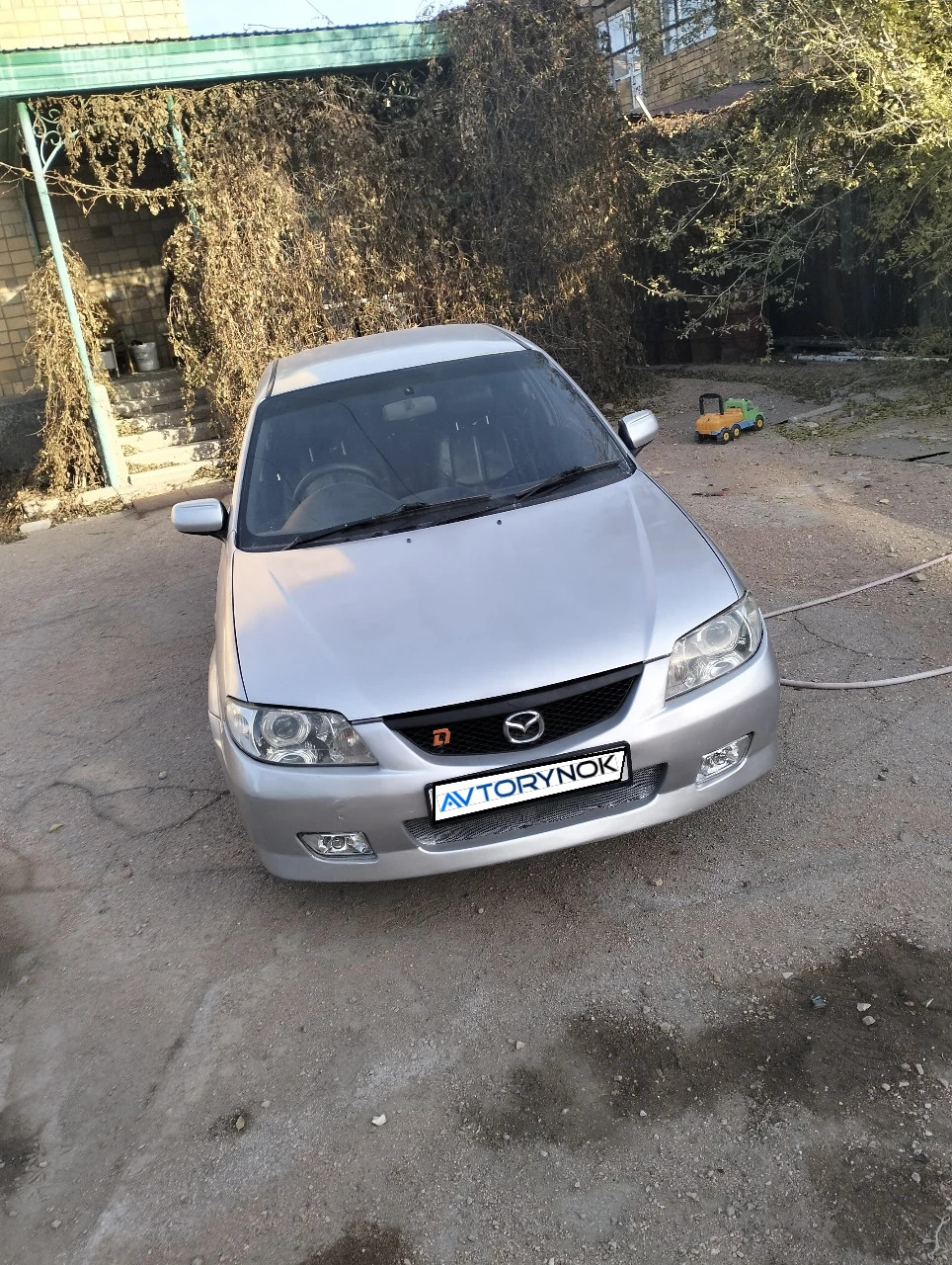Mazda 323, 2003