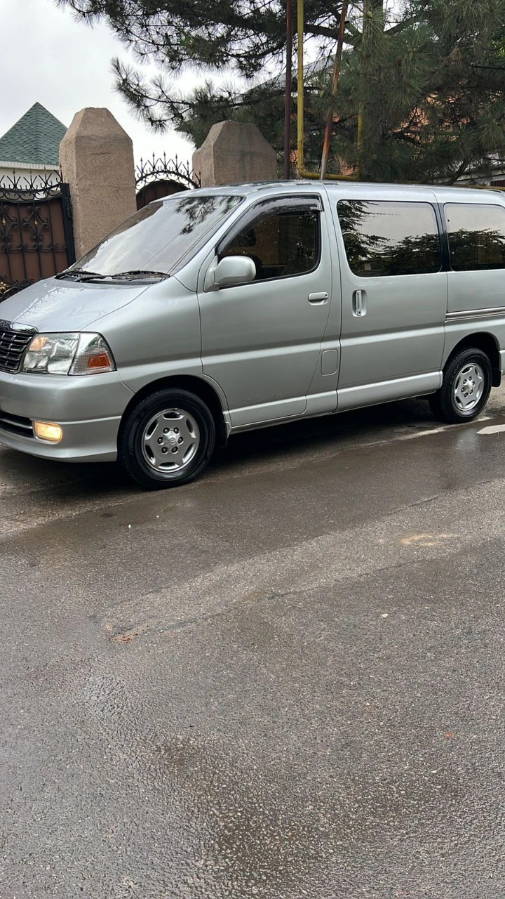 Toyota Grand HiAce, 2002