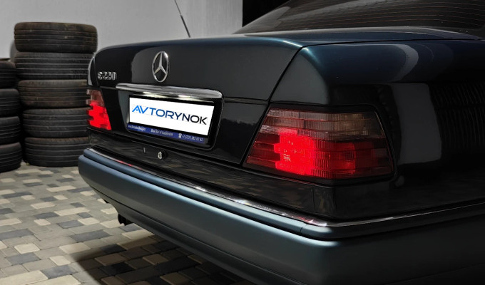 Mercedes-Benz E-Класс 1995 года