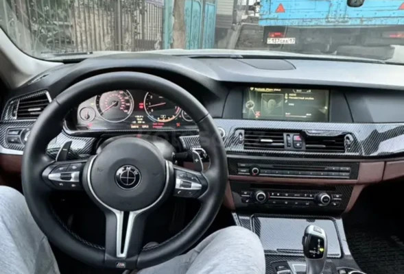 BMW 5 серия 2012 года