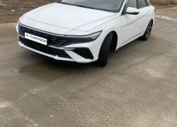 Hyundai Elantra 2024 года