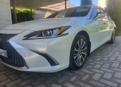 Lexus ES 2019 года