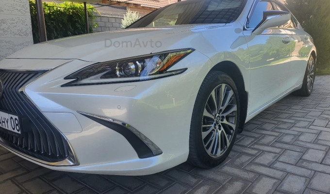 Lexus ES 2019 года