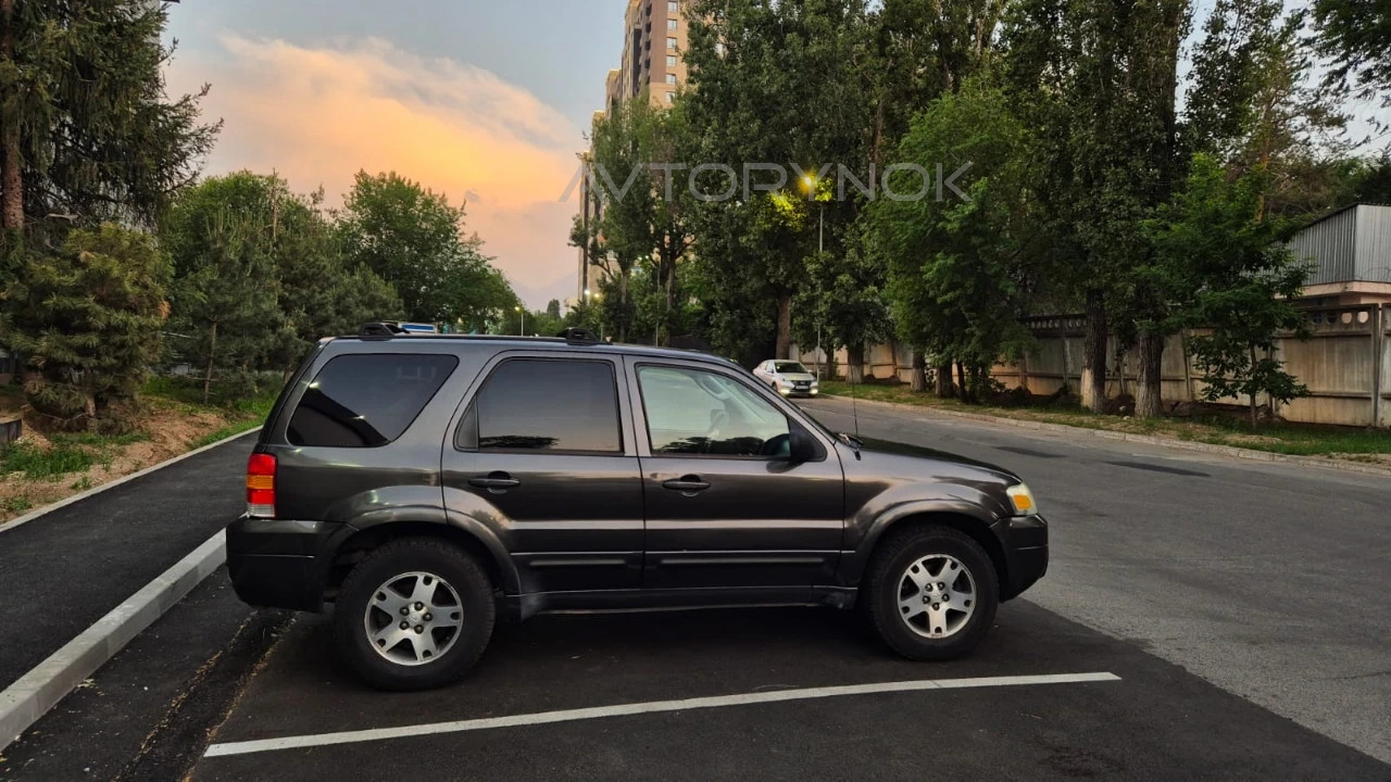 Ford Escape, 2005