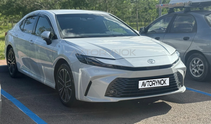 Toyota Camry 2024 года