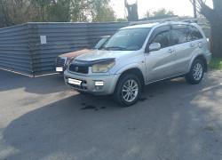Toyota RAV4 2001 года