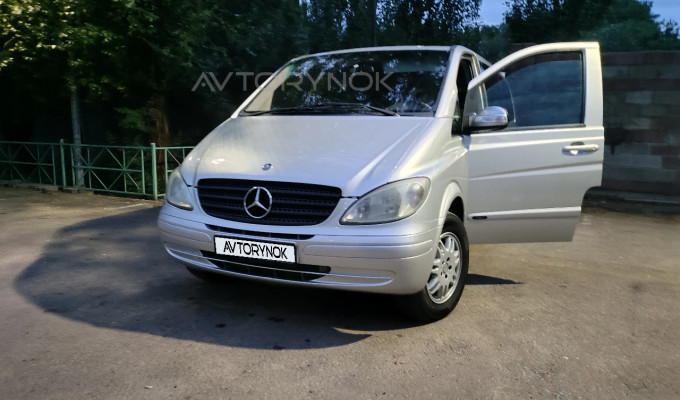 Mercedes-Benz Viano 2005 года