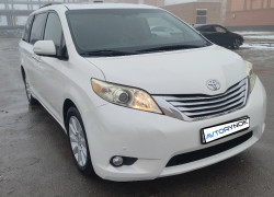 Toyota Sienna 2012 года