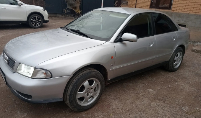Audi A4 1995 года