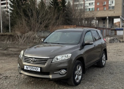 Toyota RAV4 2010 года