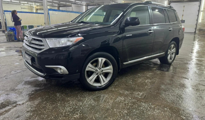 Toyota Highlander 2012 года