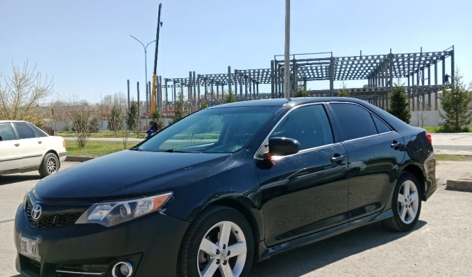 Toyota Camry 2012 года