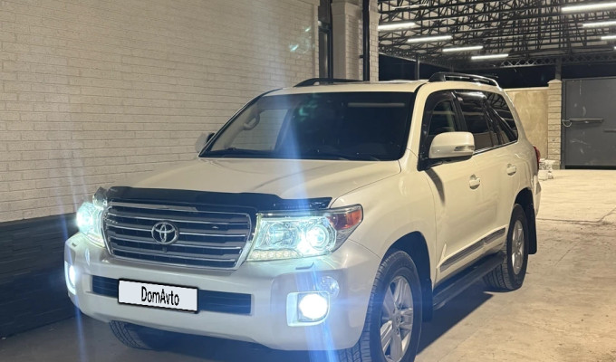 Toyota Land Cruiser 2013 года