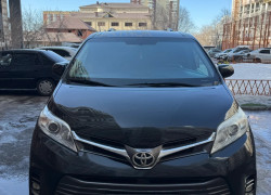 Toyota Sienna 2017 года