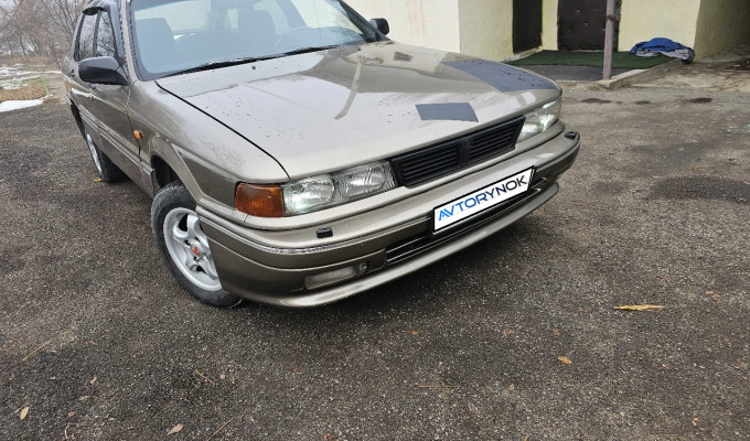 Mitsubishi Galant 1992 года
