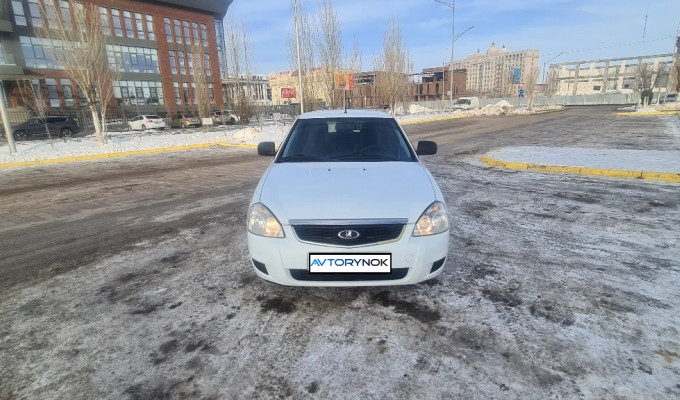 ВАЗ (Lada) Priora 2013 года