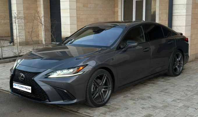 Lexus ES 2020 года