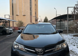 Toyota RAV4 2012 года