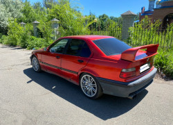 BMW 3 серия 1992 года