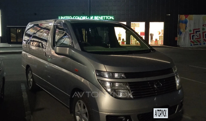 Nissan Elgrand 2003 года