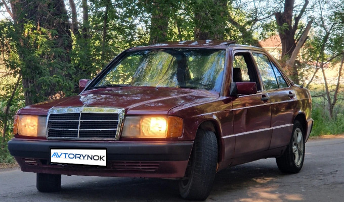 Mercedes-Benz 190 1988 года