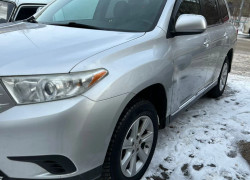 Toyota Highlander 2011 года