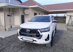 Toyota Hilux 2022 года