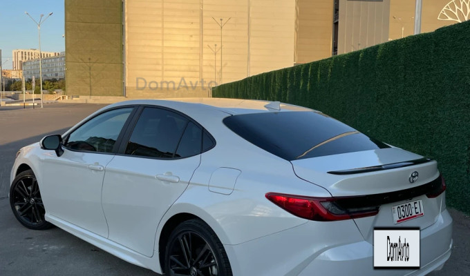 Toyota Camry 2024 года