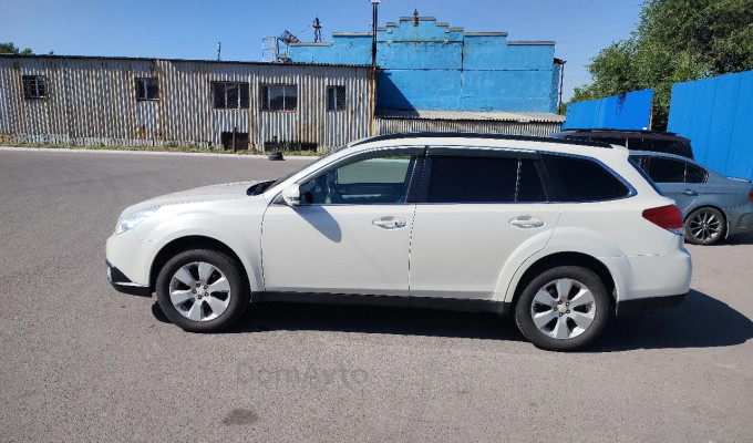Subaru Outback 2011 года