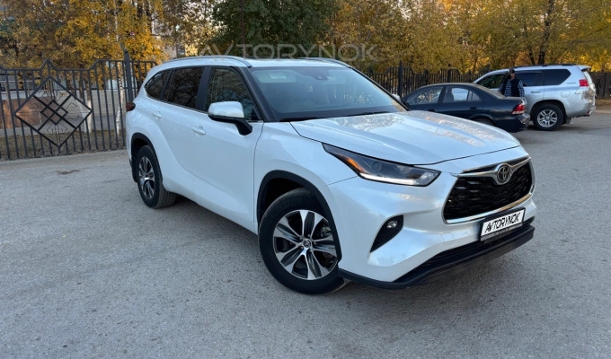 Toyota Highlander 2022 года