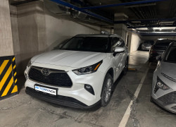 Toyota Highlander 2022 года