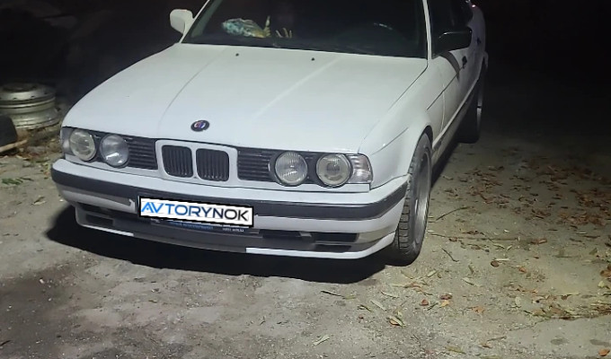 BMW 5 серия 1990 года