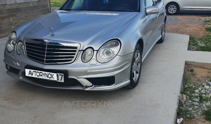 Mercedes-Benz E-Класс 2003 года